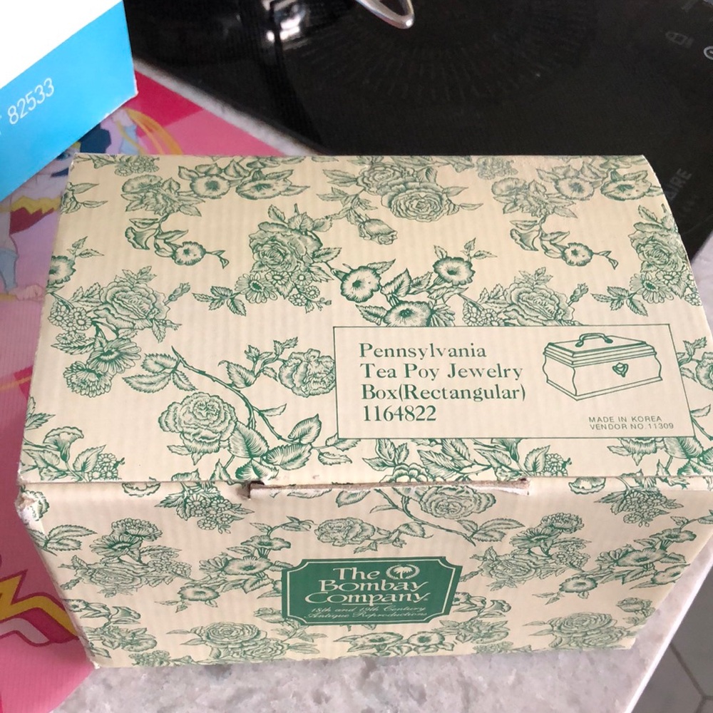 Bombay Company- Pennsylvania tea pot jewelry box